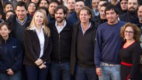 "Como se viene la derecha, más que nunca es necesario renovar a la izquierda"