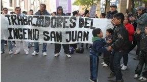 Peña en apoyo a los despedidos del Ingenio San Juan