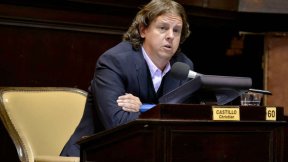 "Cristina reprime a los que defienden su trabajo y los ministros de Scioli ocultan a los que desaparecieron a Luciano"