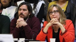 Critican desde la izquierda cierre del Congreso por viaje a Estados Unidos