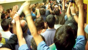 La izquierda propone seguirla