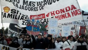 Paro nacional: finalmente se corta el puente Pueyrredon