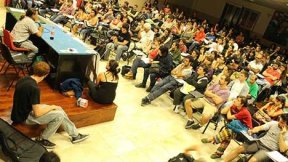 Un petrolero dando clases en Filo