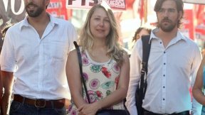 El Frente de Izquierda exige que legisladores y funcionarios políticos cobren como un docente