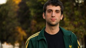 Joven trabajador gráfico desafía a Espinoza y a empresarios como precandidato del FIT