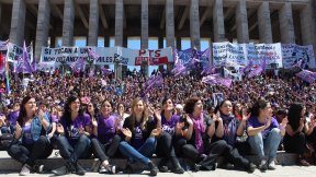 Bregman: “El desafío es organizar la fuerza de miles de mujeres para conquistar nuestros derechos”
