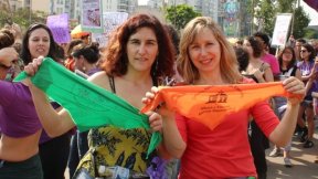 La izquierda llega a Trelew con una fuerte exigencia de separación de la Iglesia del Estado 