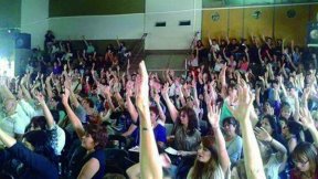 Crece desde abajo la fuerza de los docentes 