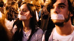 ¡Viva la lucha de las y los jóvenes “indignados”!