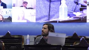 Del Caño reclama sesionar con una agenda que atienda la emergencia de trabajadores y jubilados