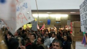 Ahora: Docentes y estatales en IOMA ante el vaciamiento de Scioli