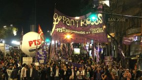 Pan y Rosas Morón marchó al Congreso por #NiUnaMenos