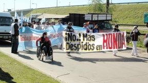 Importante acto en apoyo a los trabajadores despedidos de Honda