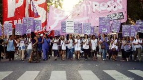 Pan y Rosas se movilizó junto a cientos de mujeres trabajadoras y estudiantes