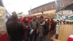 Raúl Godoy viaja a Tierra del Fuego y exige la liberación de los trabajadores detenidos