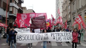 Destacada columna del PTS en la marcha de Bahía Blanca