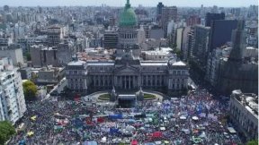 Bregman y Del Caño llaman a movilizar masivamente al Congreso cuando se trate la reforma laboral