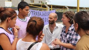 Christian Castillo estuvo junto a trabajadores de Kromberg reclamando su reincorporación