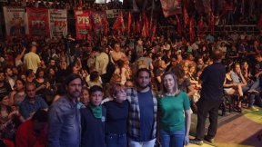 La izquierda copó Ferro en apoyo a la rebelión popular chilena y contra el golpe en Bolivia