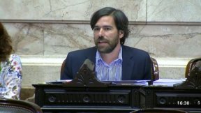 Del Caño: “No la quieran disfrazar más de republicanismo, Cambiemos quiere gobernar por decreto”
