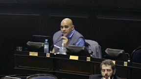 Dellecarbonara: "Se debe priorizar la vida de millones y no el lucro empresario"
