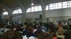 Los docentes opositores votaron un plan de lucha y el no inicio luego del receso invernal