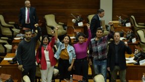 Vilca respondió a Morales: “Usted quiere una constitución de mano dura para imponer el saqueo”