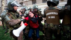 El FIT propuso que la legislatura rechace el estado de emergencia y la represión en Chile