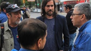 Nicolás del Caño llegó a Neuquén para respaldar el último tramo de la campaña del FIT
