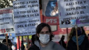 Del Caño encabezó la movilización de la izquierda en apoyo al levantamiento popular en Estados Unidos