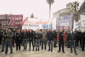 La izquierda marchó a Plaza de Mayo contra el ajuste del Gobierno y por el triunfo de las luchas